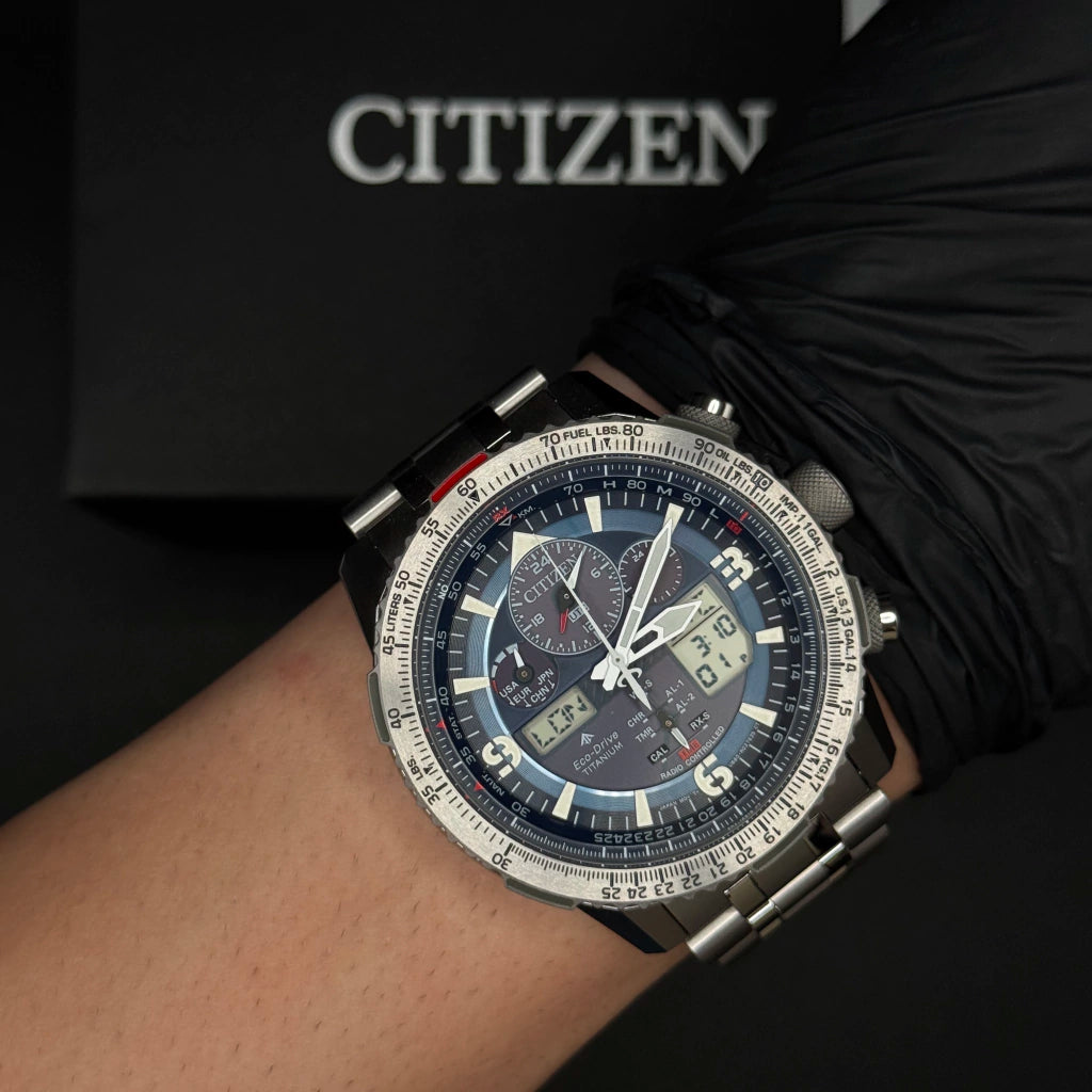 Relógio Citizen Skyhawk Super Titanium - JY8100-80L